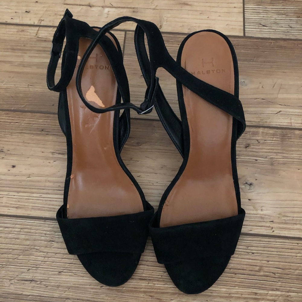 NWOT Halston Heritage Black Heels with Metallic Accents